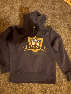 Gant hoodie  - Gant hoodie dam marinblå 