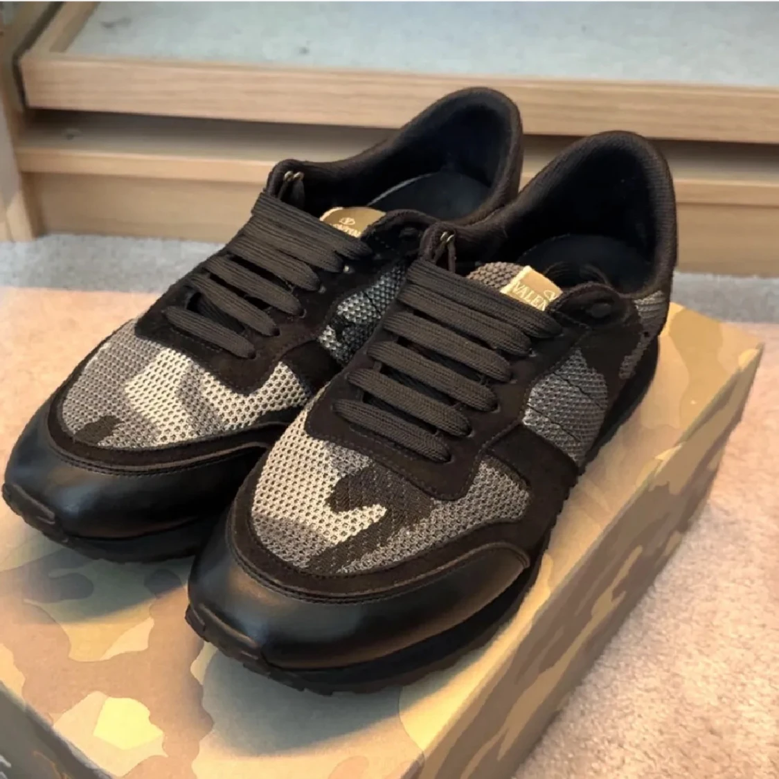 Valentino Rockrunner sneakers camo svart/grå - 1