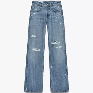 zara jeans - säljer dessa jätte fina zara jeans! stl 36! har inga defekter använt 1 gång❤️ bra skick