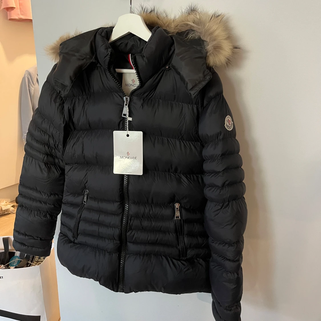 Moncler dunjacka med päls