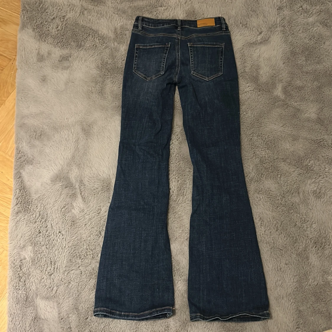 Blå bootcut jeans från vero Moda - 1