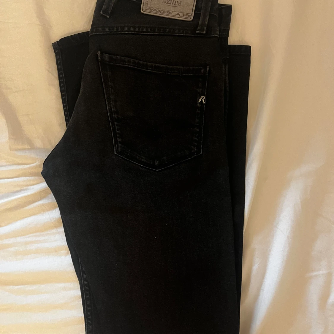 Svarta Replay jeans, midja 28/32