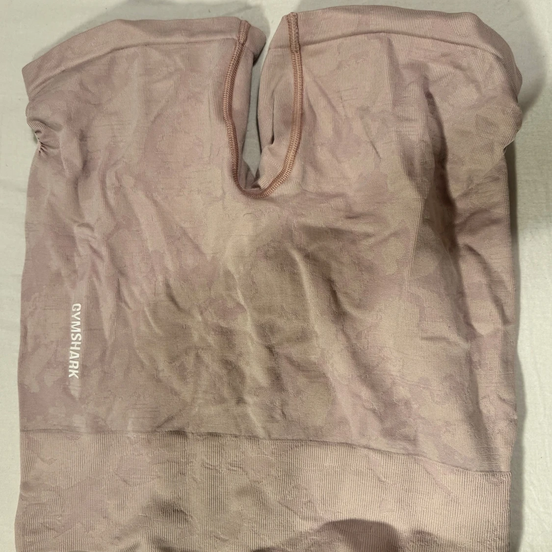 Ljusrosa Gymshark shorts 