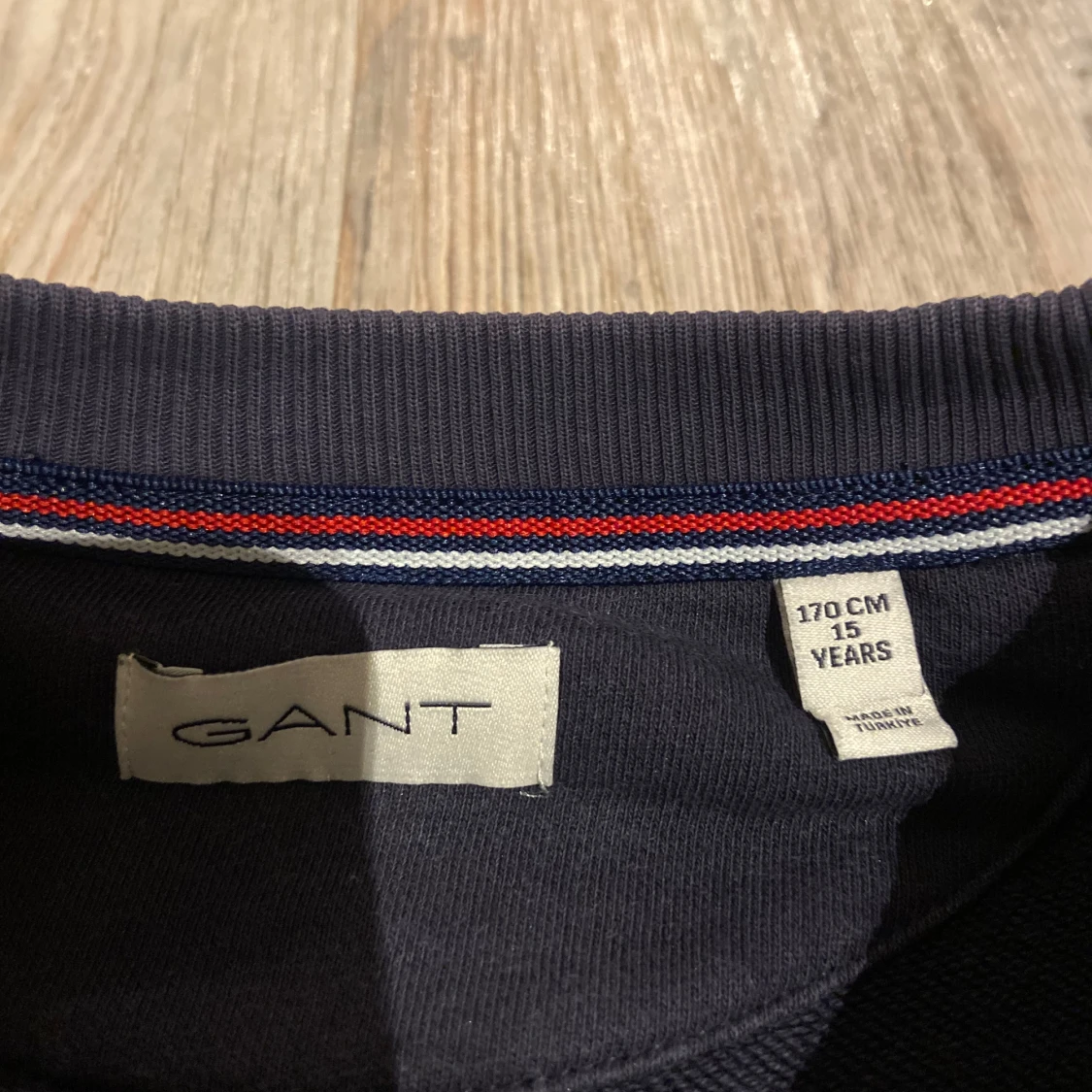 Mörkblå sweatshirt från GANT - 2