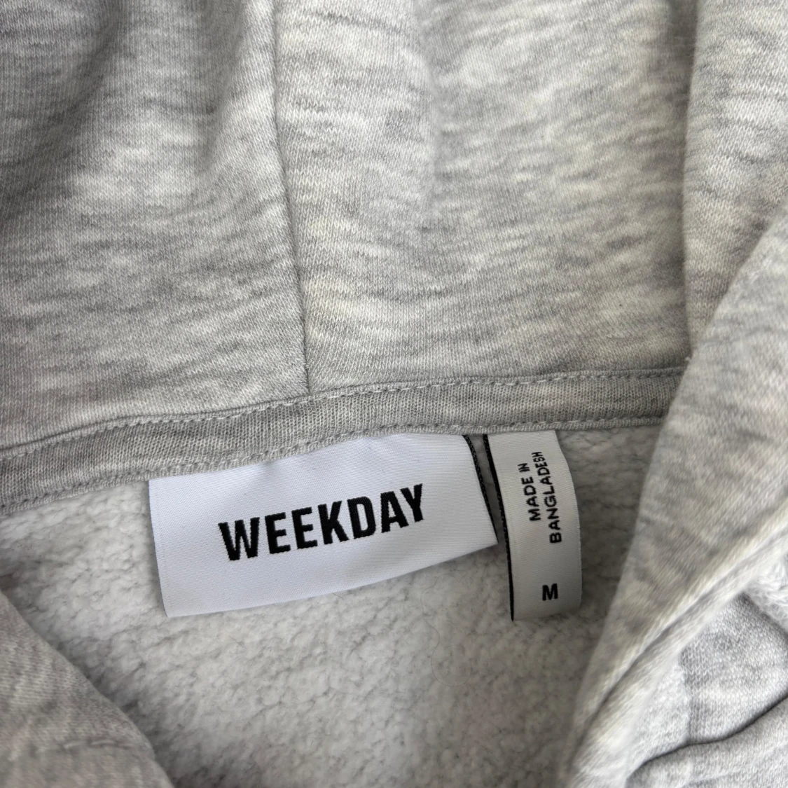 Ljusgrå hoodie från Weekday, M - 1