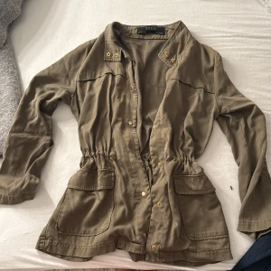 army grön jeansjacka - dööösnyggg!!! 🫰🏼🧡😚💓