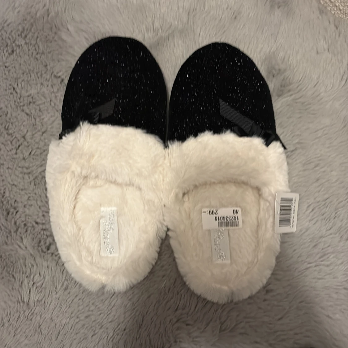 Svarta glittriga tofflor med rosett - 1