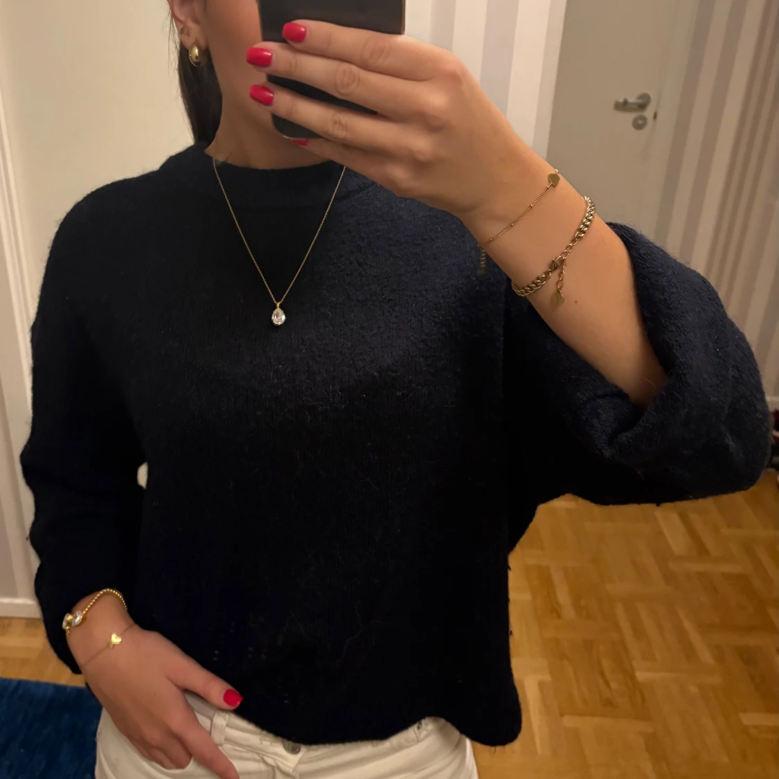 Mörkblå stickad tröja Gina Tricot