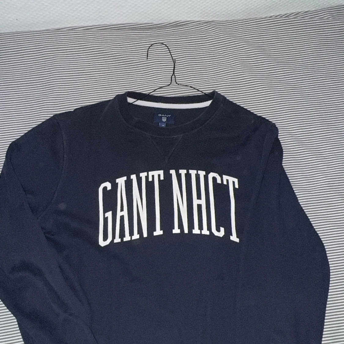 Mörkblå sweatshirt från GANT