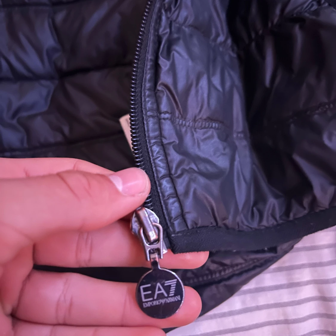 Svart dunväst från EA7 Emporio Armani - 3