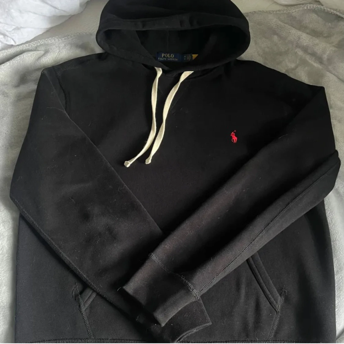 Svart hoodie från Polo Ralph Lauren