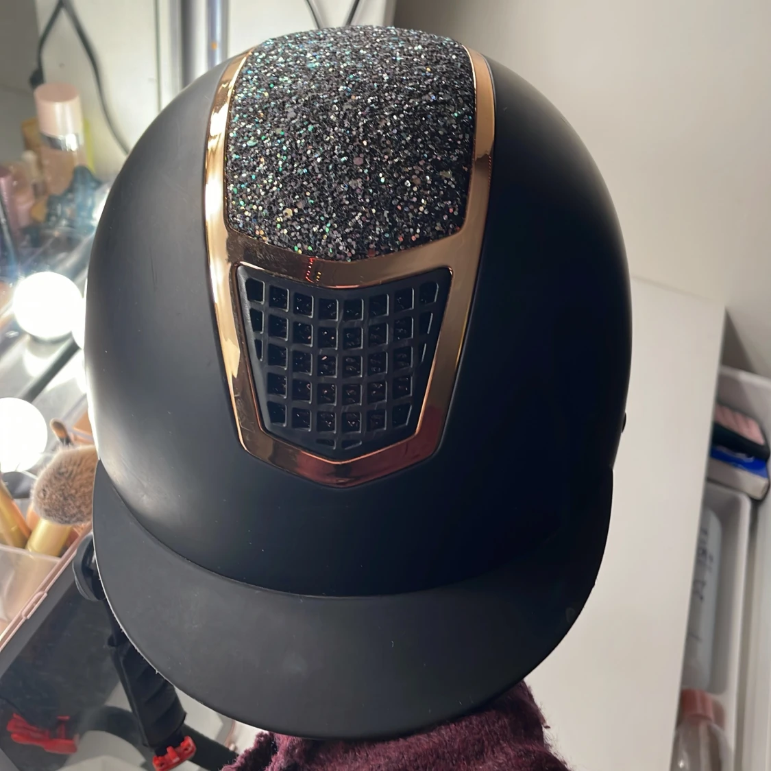 Svart glittrig ridhjälm CRW