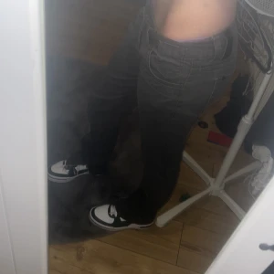 Jeans - Säljer dessq low waisted jeans få de inte kommer till användning 