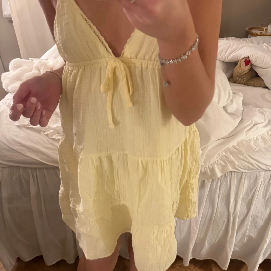 Ljusgul klänning - 1