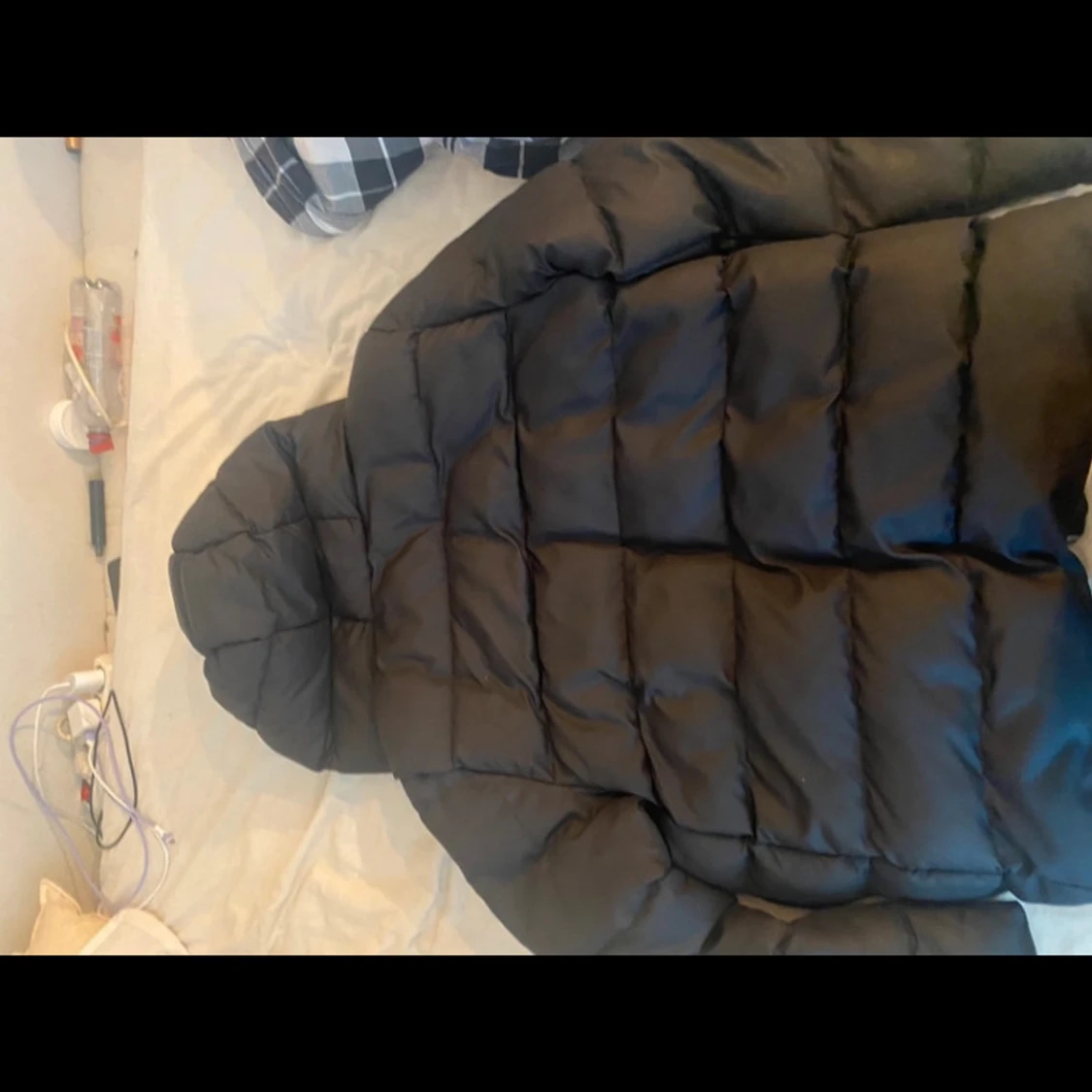 Svart Moncler pufferjacka med huva - 3