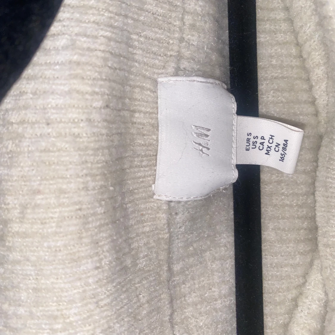 Beige offshoulder stickad tröja H&M - 2