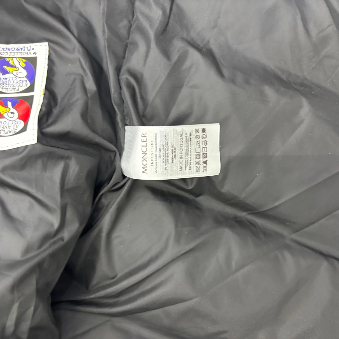 Svart Moncler pufferjacka med huva - 4