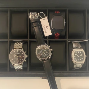 Klockor - Jag säljer 4 fina helt nya och oanvända klockor. Det är Lugano (2995kr), Faucon (3049kr) och Valmont (3049kr), som är deras butikspris. Sedan säljer och en Amafit (299kr) som är i nytt skick, och klocklådan (1200kr+) som är helt ny. Klockorna är uppe individuellt på min profil. Skriv vid frågor eller funderingar. Priset kan diskuteras.
