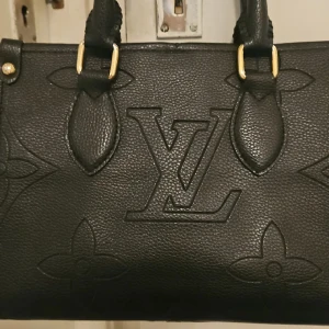 Svart väska  - Väska 