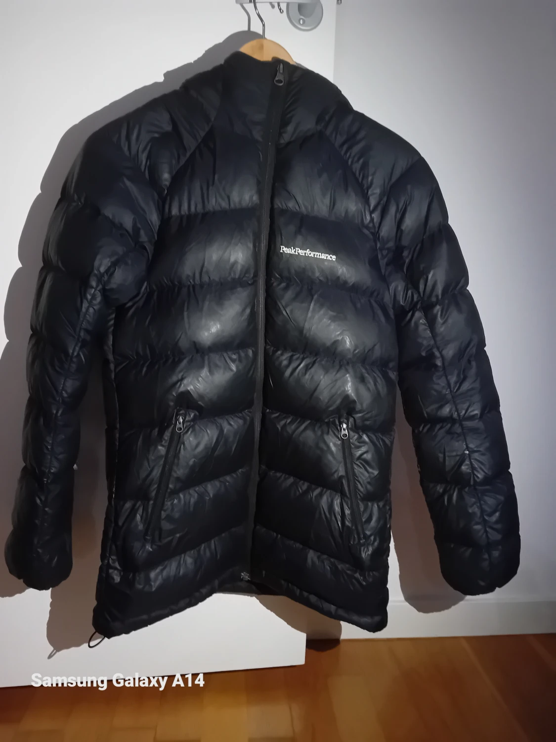 Svart Peak Performance dunjacka XS