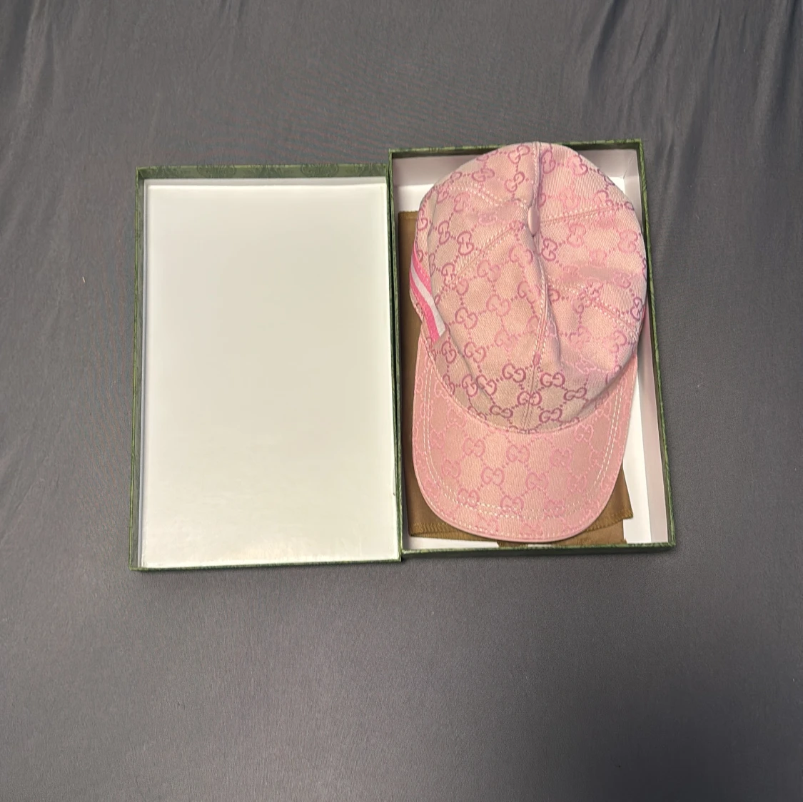 Gucci rosa keps med monogram - 1