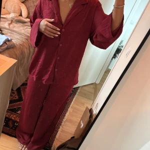 Pyjamas  - Röd jättefin pyjamas ❤️‍🔥 