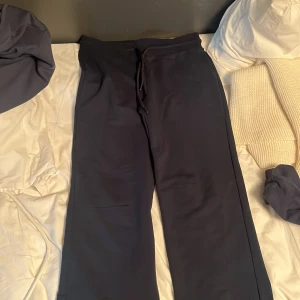 Svarta mjukisbyxor från 157, storlek S - Svarta mjukisbyxor från 157 i storlek S. pris kan diskuteras 