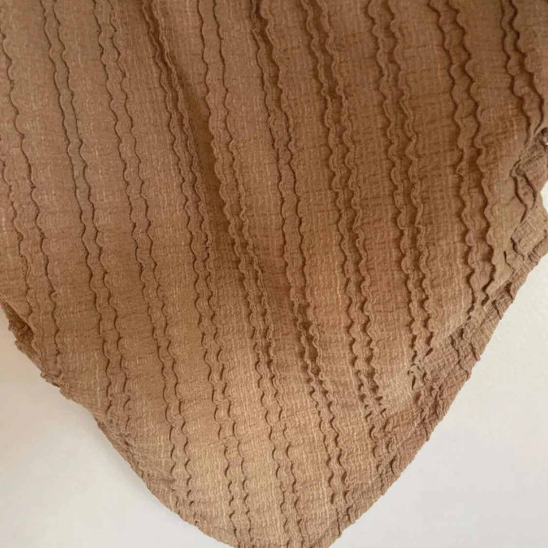 Beige one shoulder topp - 2