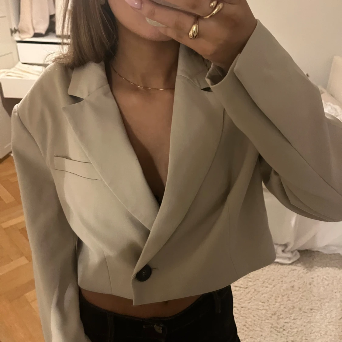 Beige croppad kavaj med knapp - 1