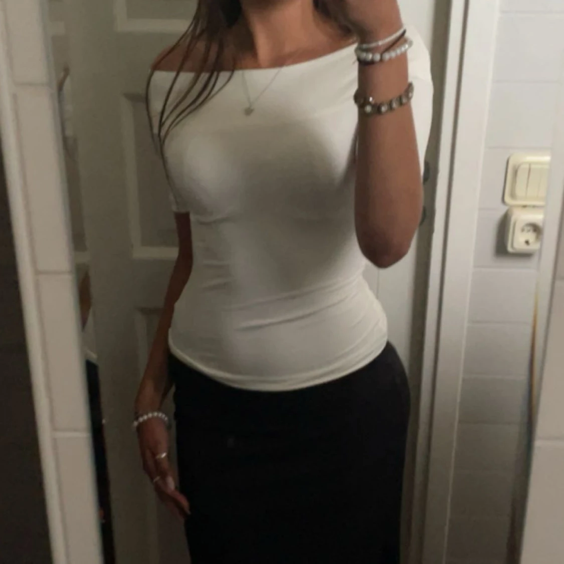 Vit offshoulder topp