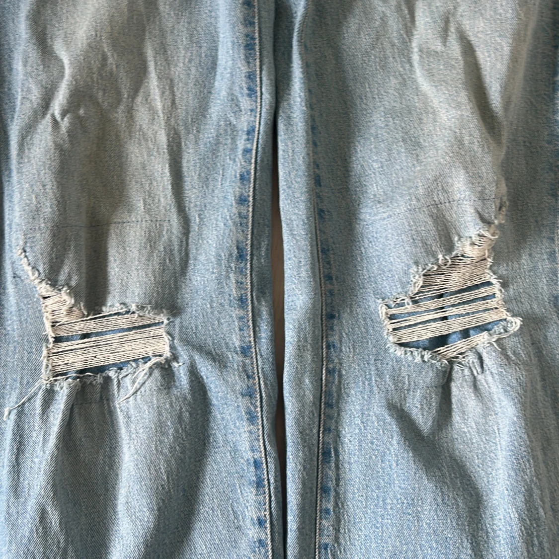 Ljusblå slitna jeans från 157 - 3