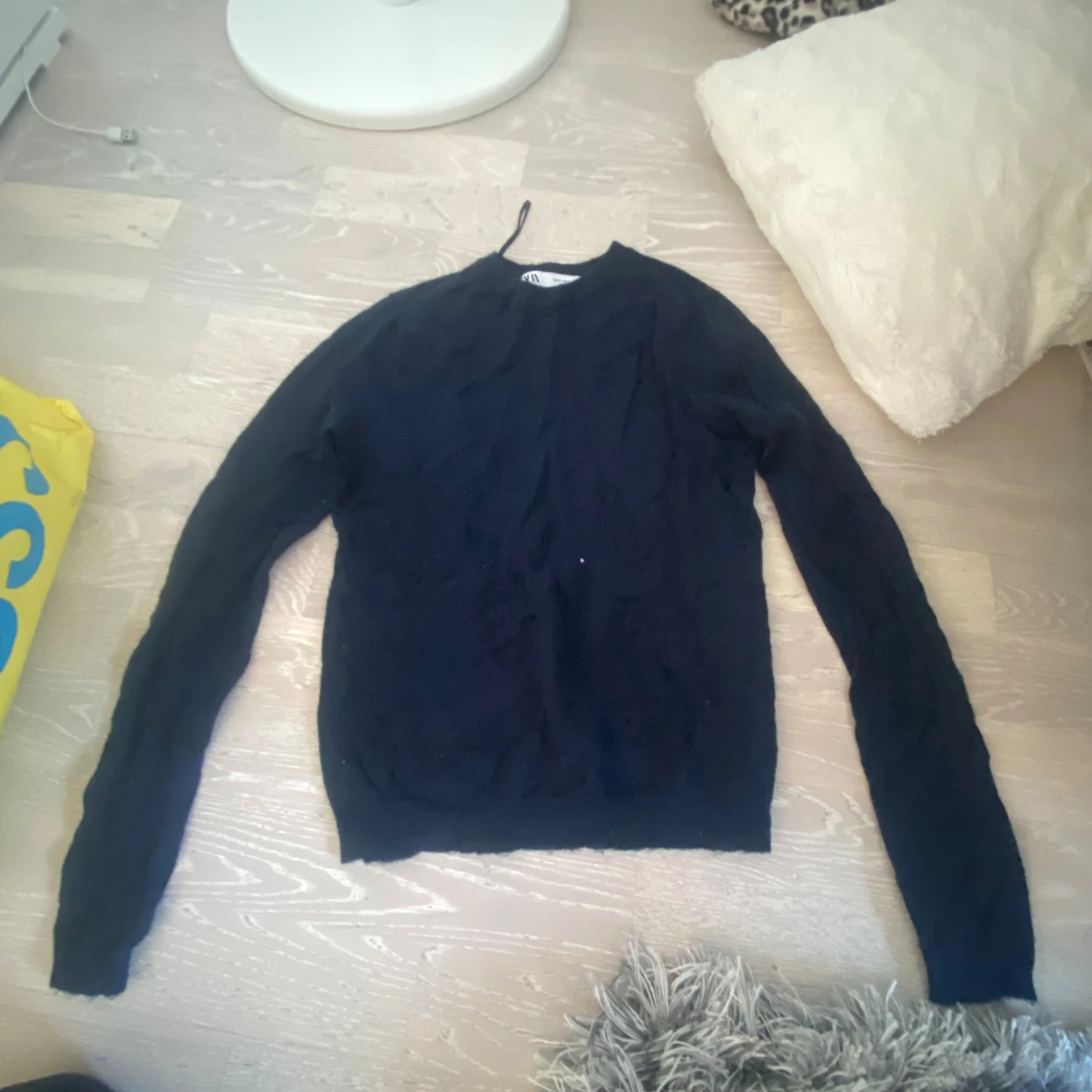 Mörkblå stickad tröja från Zara - 1