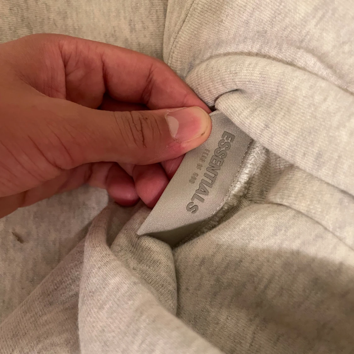 Ljusgrå Essentials Fear of God hoodie - 2