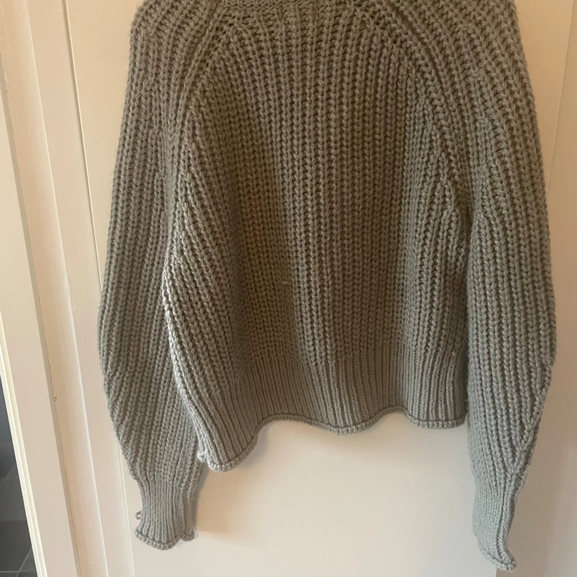 Grå stickad tröja från H&M - 1