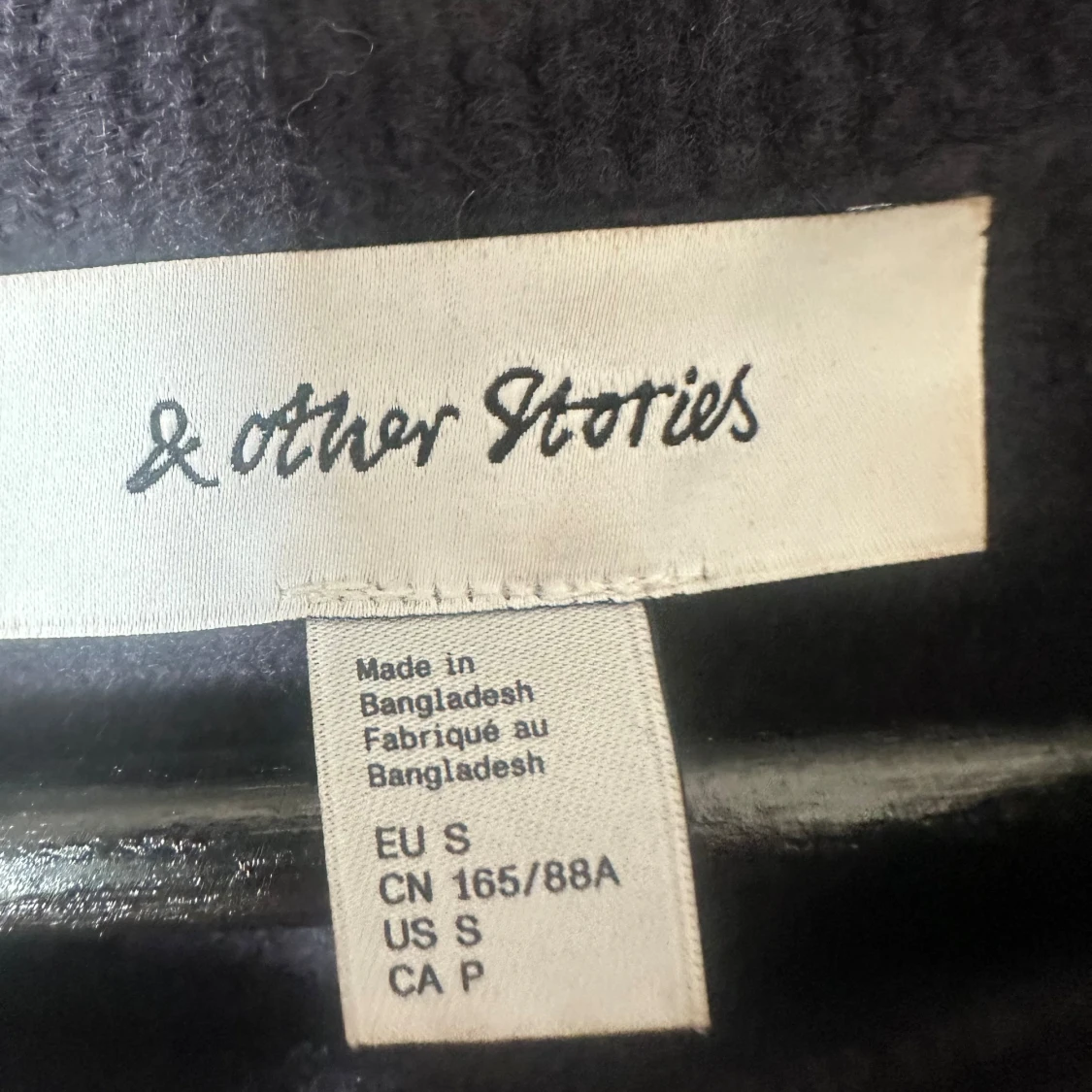 Mörkblå stickad tröja & Other Stories - 2