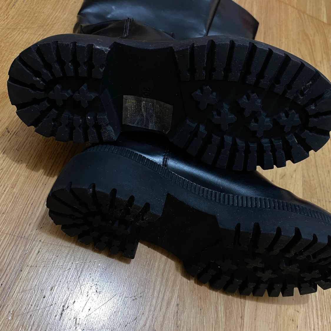 Svarta höga boots med grov sula - 3