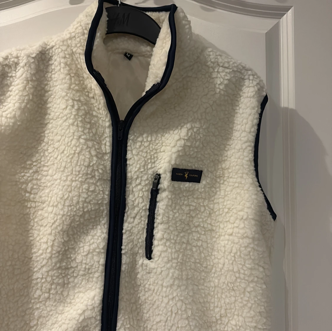 Vit fleeceväst från North Couture - 1