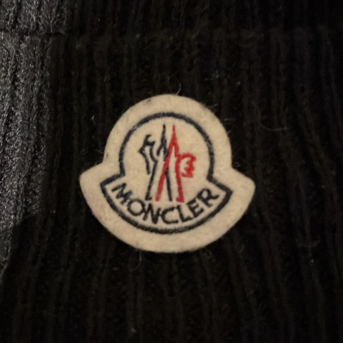 Svart ribbad Moncler mössa - 2