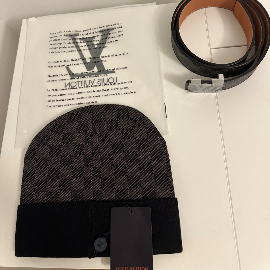 Svart och grå L.V mössa/Bälte - 2