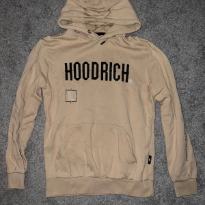 Beige hoodie från Hoodrich - Storlek M men sitter som en S