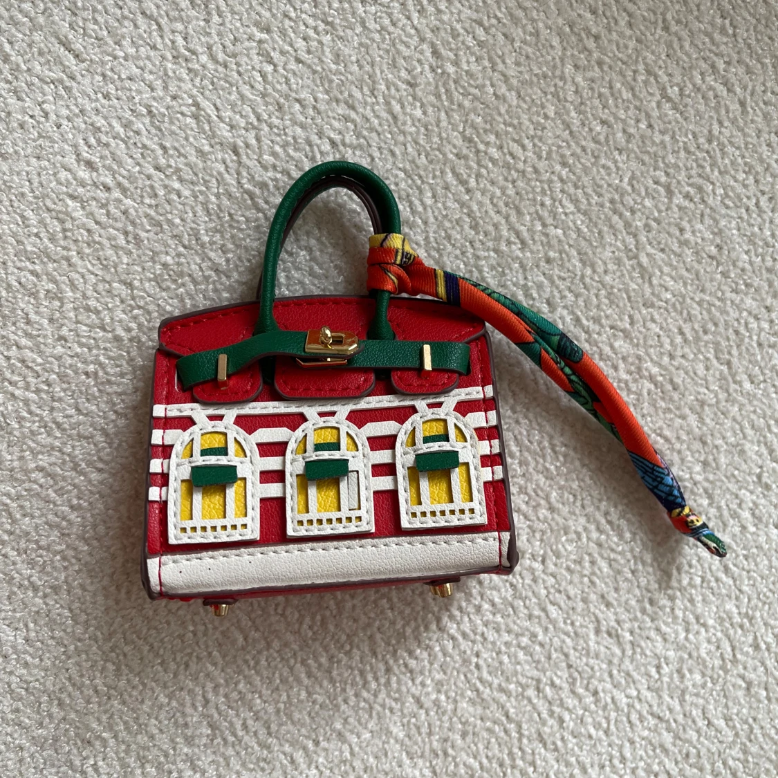 minihandväska med fönsterdetaljer - 2