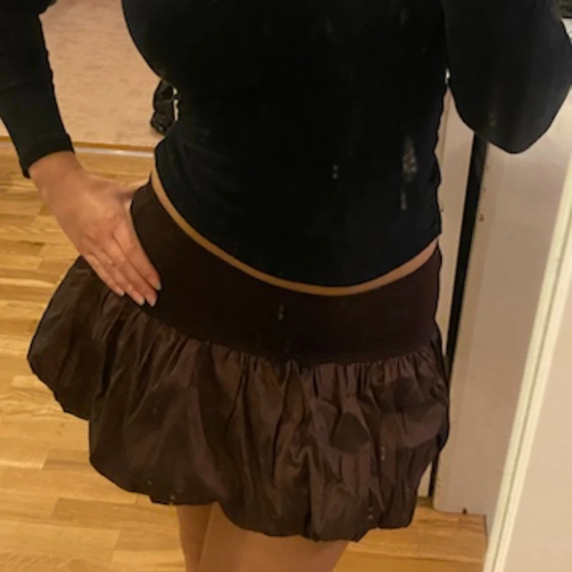 Y2k Brun mini skirt i volang med ballongform - 2