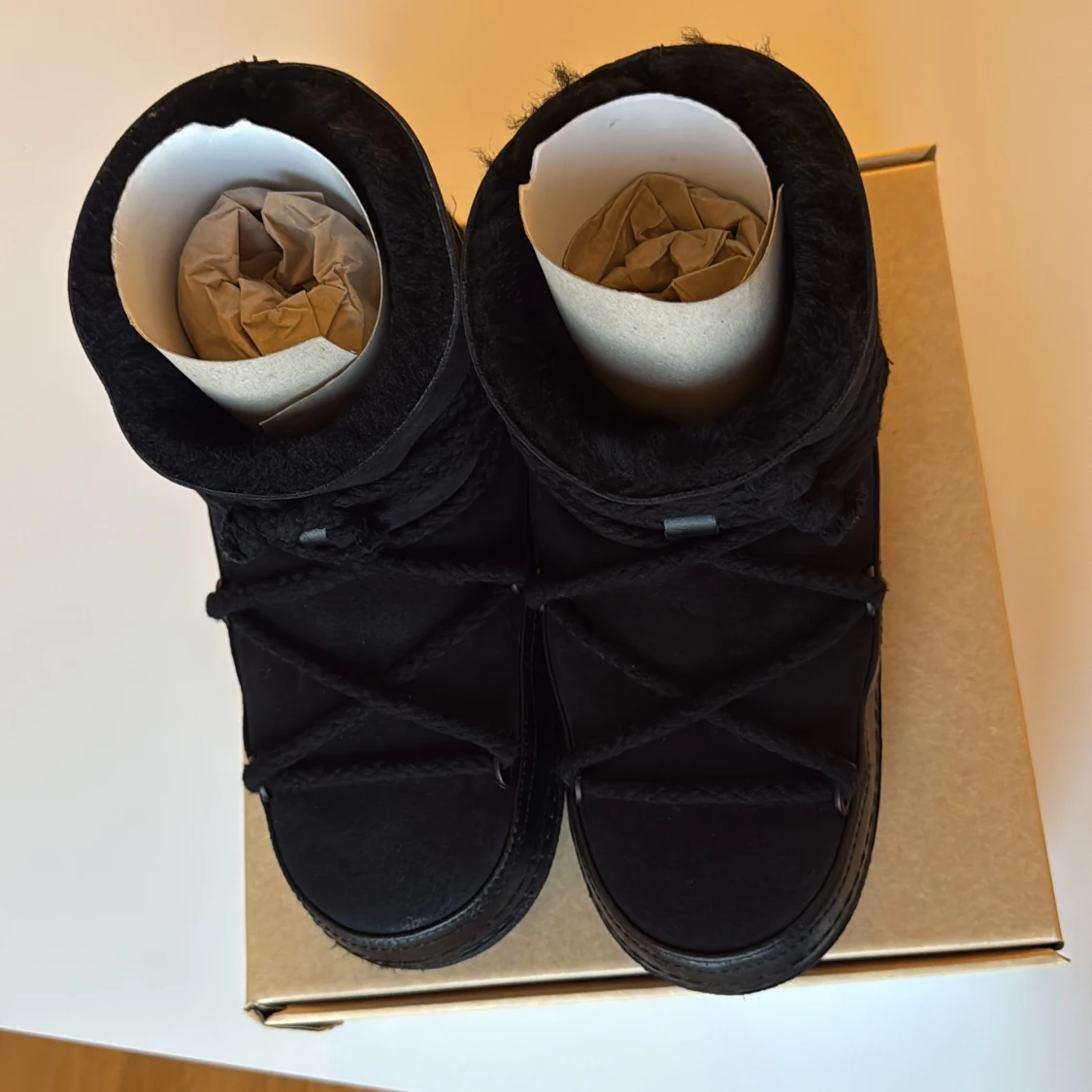 Svarta moon boots från Inuikii - 2
