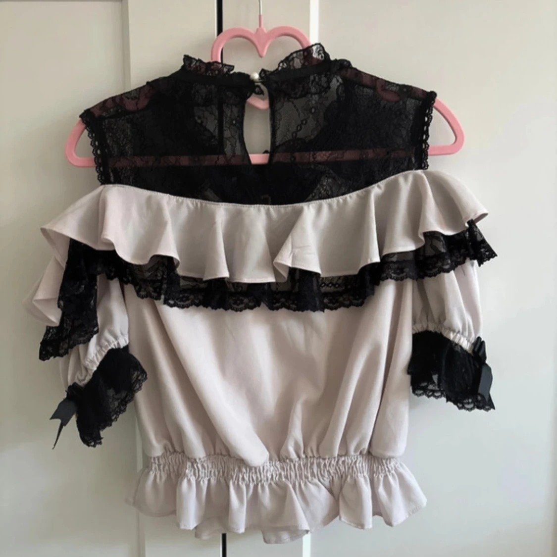 Romantisk blus med spets från Liz Lisa - 3