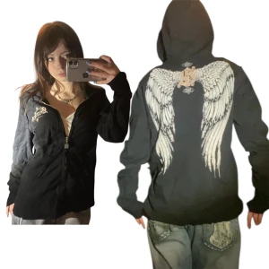 Sinful hoodie🩷 - Super fin rare sinful hoodie med vingar på baksidan🩷den är i bra kvalitet och är i storlek L men den sitter mer som en S-M🩷 