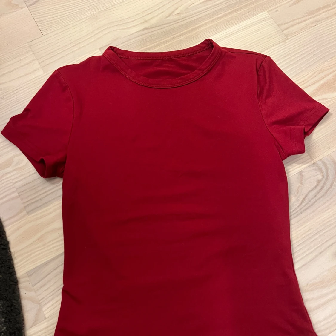 Röd tight kortärmad topp - 1