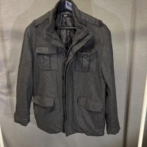 Field jacka herr M - Supersnygg o varm field jacka! Size M ! Hör av dif vid frågor🤩