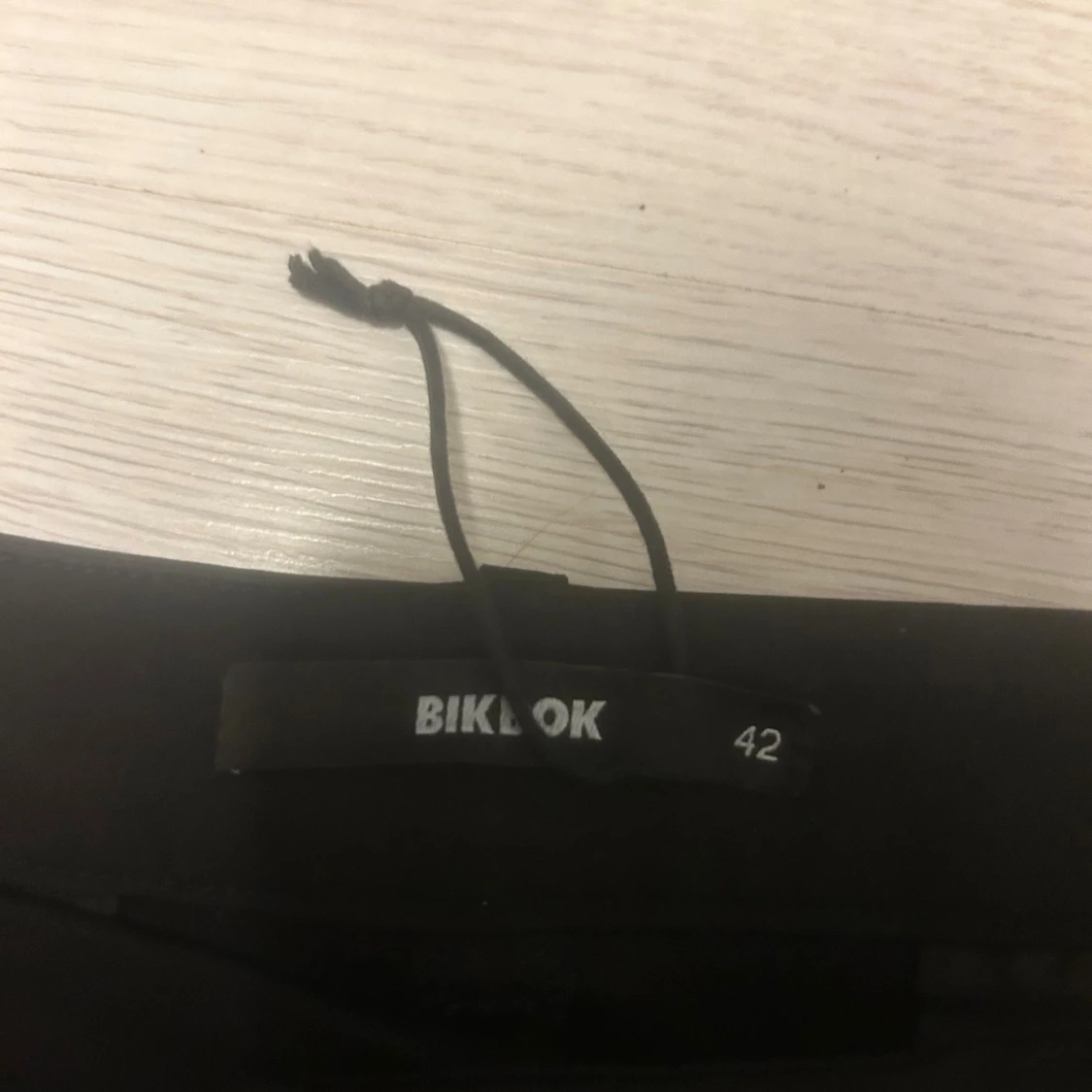 Svarta kostymbyxor från Bik Bok - 1