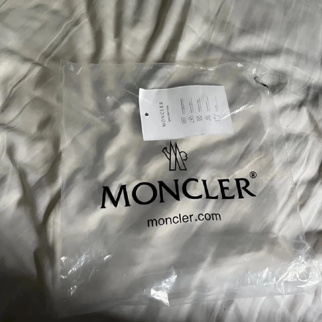 Svart ribbad mössa från Moncler - 91