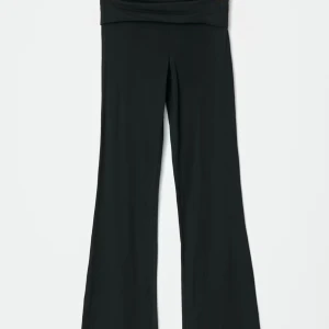 Yoga pants - Gina tricot, är för lång för dem passar för dig som är runt 158 till 165